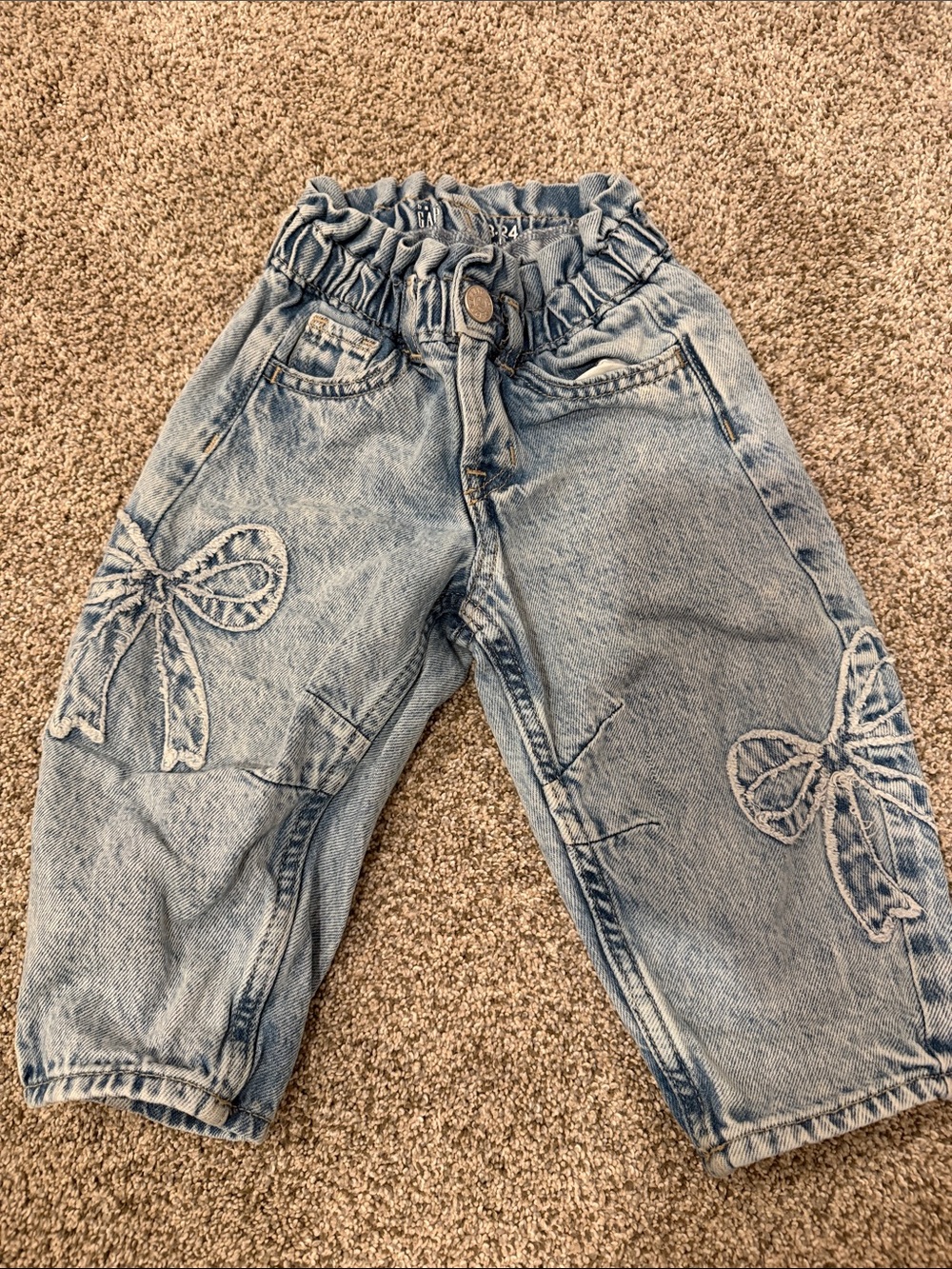 Baby gap girls jeans with bows